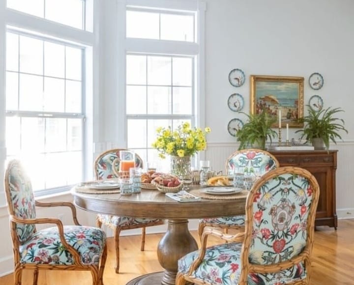 E2zGroup's tweet photo. Rawness and refinement are not opposite ends of a luxurious spectrum.They are two complementary features with which to populate a luxe environment.
#furnituredesign #homeinterior #homeinspiration #ourluxuryhone #saudiarabia #kuwait #uae #abodabi #jordan #jeddah #eruope #usa #gcc https://t.co/1ZpbmwolhH