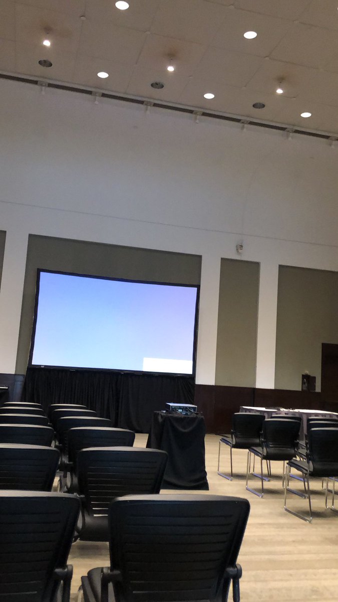 LuigiLon's tweet photo. It can be very quiet before it gets very interesting… looking forward to another session at #F21MRS #Materials #batteries #energy https://t.co/dHOMXapDyJ