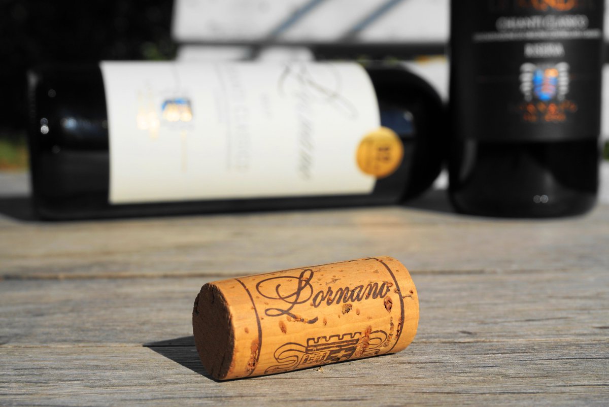LornanoChianti's tweet photo. Do you recognize the wines in the background? Which ones are they? ๐ท๐ท
#lornanochianticlassico #lornano #lornanoathome #guess #guessthewine #chianticlassico #sangiovese #finewines #monteriggioni #siena https://t.co/nwdHf2IXMB