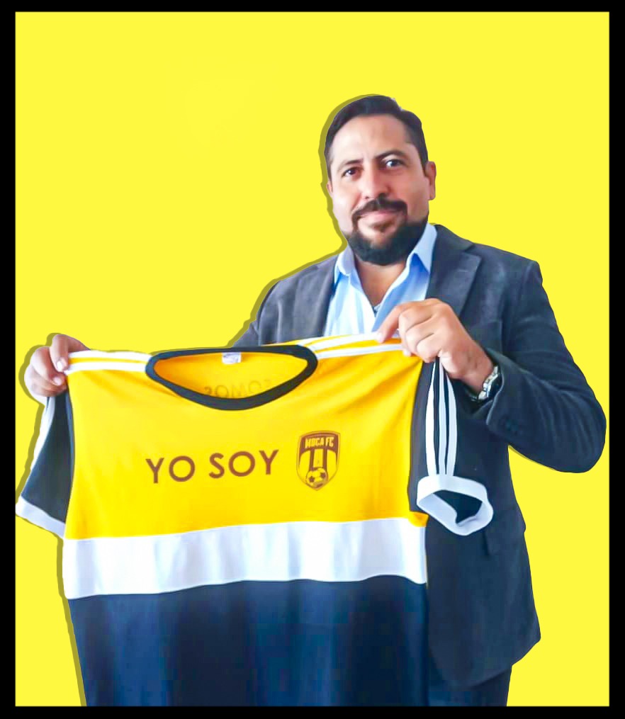 mocafcc's tweet photo. ¡¡BIENVENIDO PROFESOR Jean Carlos Guell!! Anunciamos oficialmente que será el nuevo DT de nuestro equipo #Auringero. Esperamos escribir juntos, una de las grandes historias del club.

#mocafc #soymocafc 

#ldf #futbol #potd #rd #liga #moca #week #entrenamiento #day #passion https://t.co/pByOA72wgV