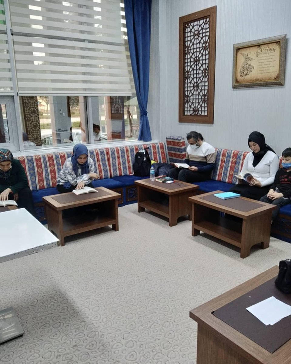 GSB_TermeGM's tweet photo. Bugün diksiyon dersimizde Mustafa Kutlu'nun "İlmihal Yahut Arzuhal" kitabını tahlil ettik.☘️
#TermeGenclikMerkezi https://t.co/2Xo92Ur4FN