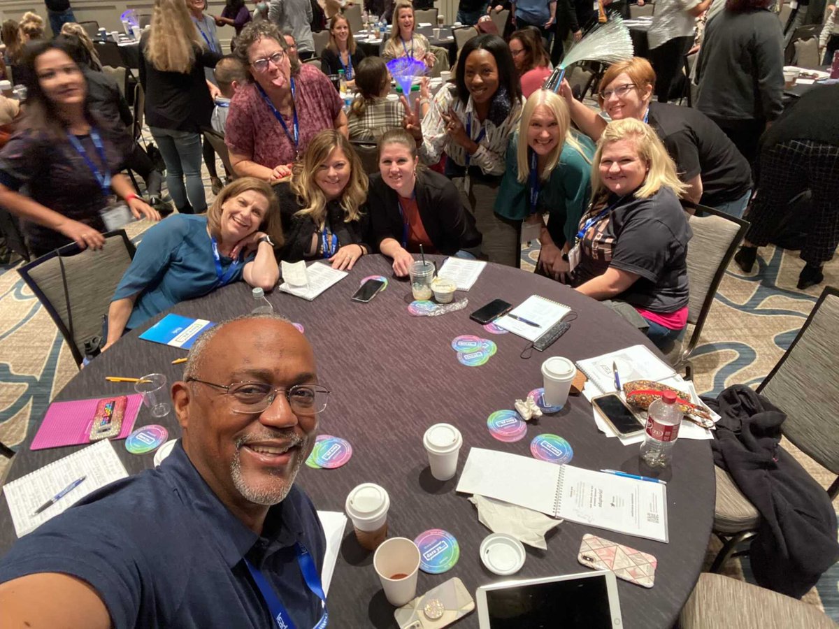 jennroth26's tweet photo. Selfie-Time.  #Think2021 #dareya ⁦@lead4ward⁩ #SBISD https://t.co/VjkJPEUiqf