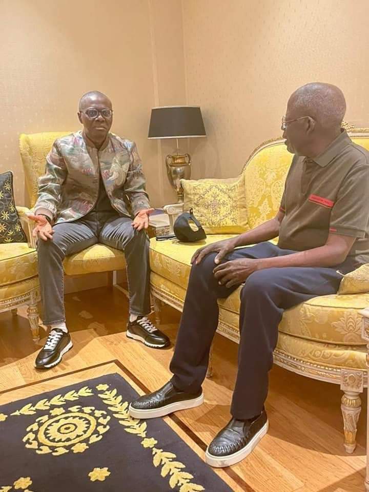 uchesame's tweet photo. Sanwo reporting to Daddy that they rejected the peace walk. 😂 https://t.co/XoRjXii5ca