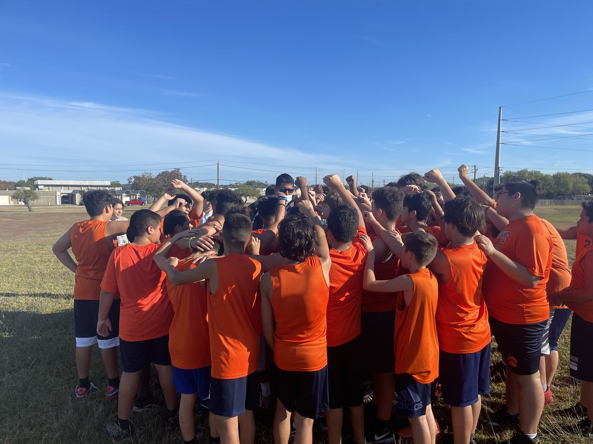 CoachRod91's tweet photo. Great day to be a Tiger! @TomBrowneCC our future Tigers putting in the work! #Tigertime #CTC212 @TheProgramCTFB @Arredondo_CHS https://t.co/ihxcjbVdBt
