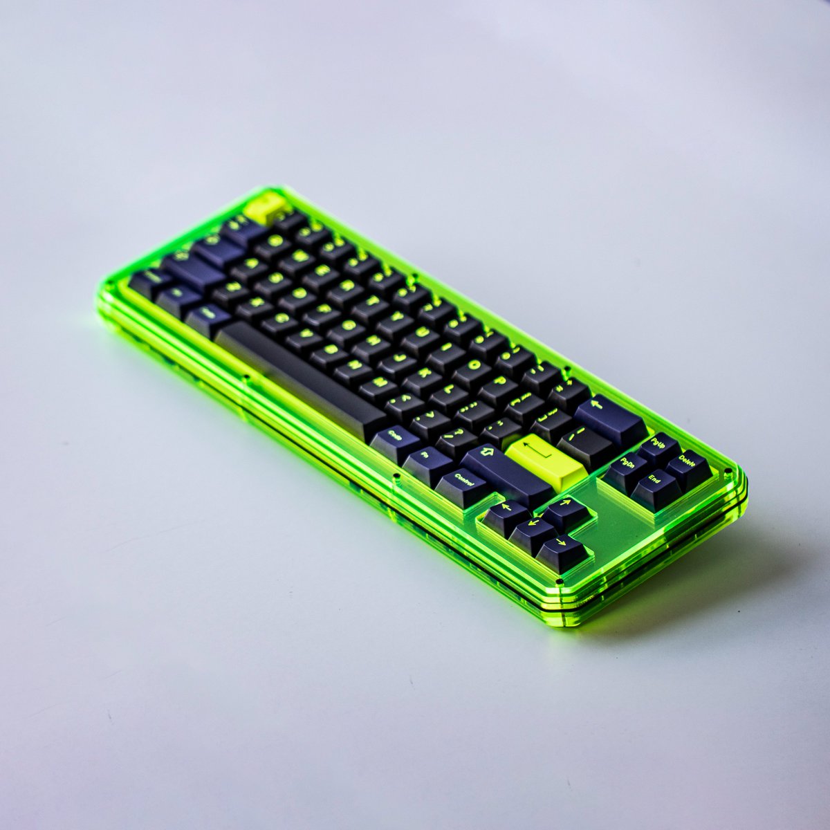 Space_Cables's tweet photo. GMK Nightrunner R2 is live!

Featuring re-vamped kitting and some nice accessory items, such as the Stellar65 - Nightrunner 2 Edition, color-matched cables, artisans, and desk pads!

https://t.co/K6JUykh7nQ

Set design by @BAssassin111 
Case design by @qlavier &amp; @Space_Cables https://t.co/Sic1IBW8fB