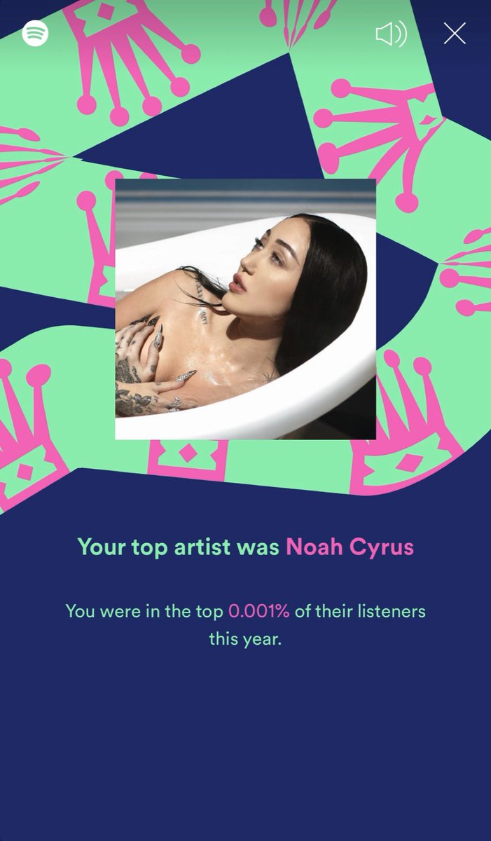 _claraasunn's tweet photo. your biggest fan @noahcyrus !!!! https://t.co/bto195dfB2