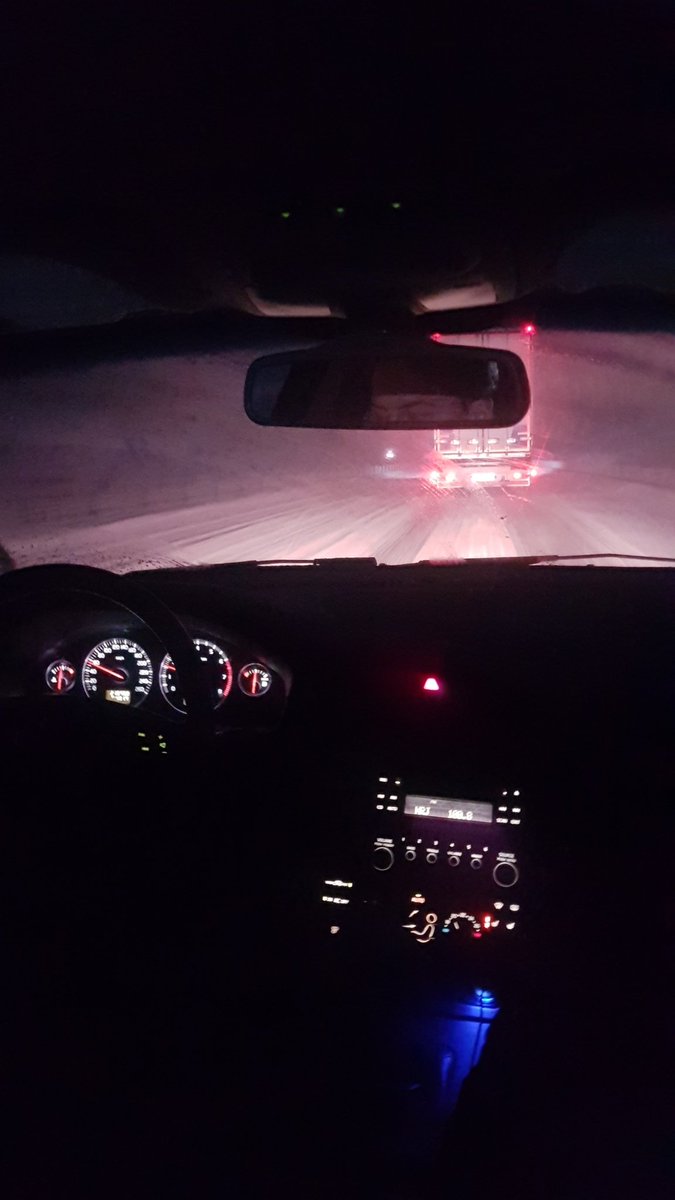 Lite synd att alla plogbils förare tagit fasta på "ge er inte ut i trafiken idag" E4:an