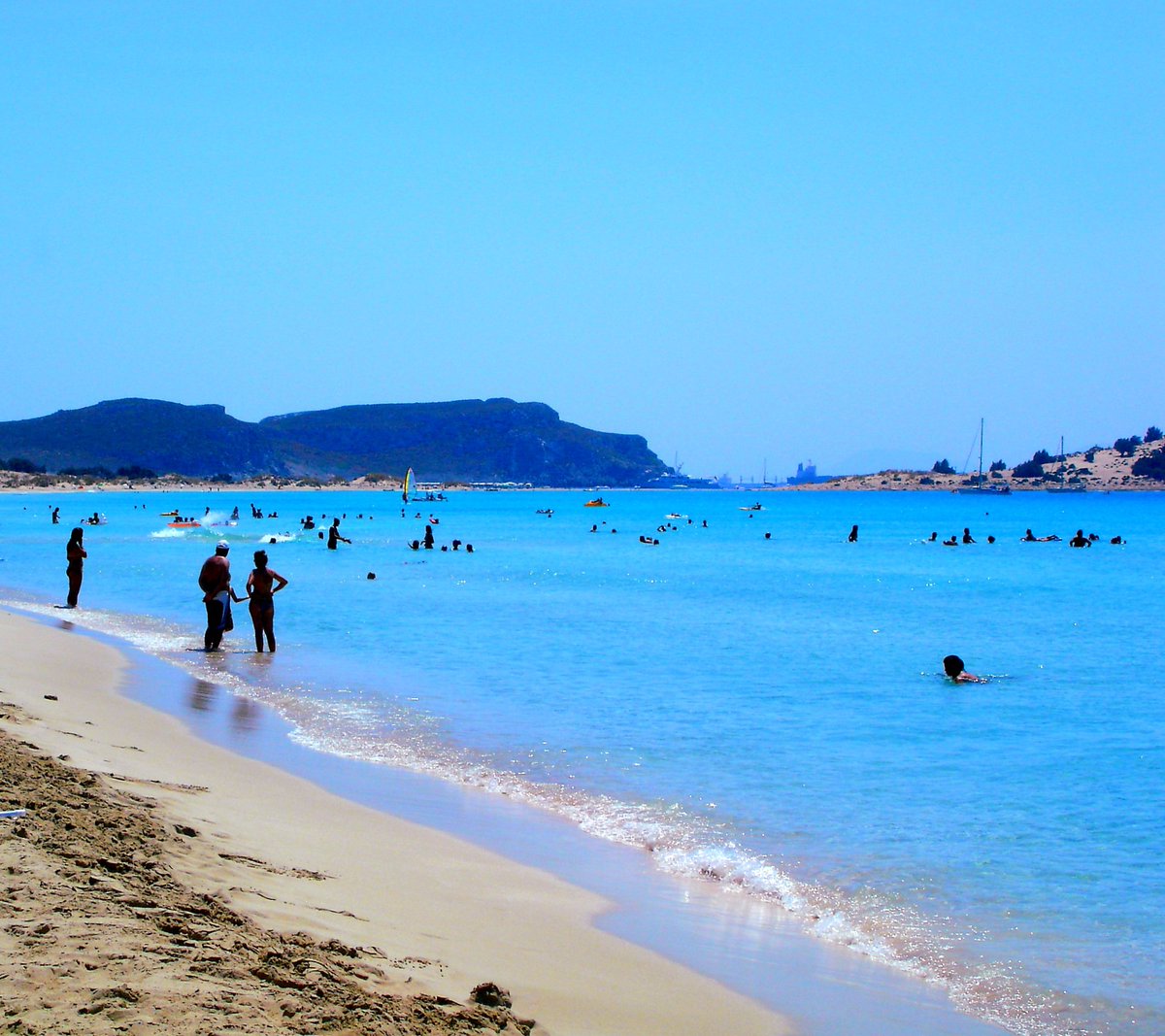 j_giorgis's tweet photo. Very beautiful small #island with one of the nicest beaches w/ crystal waters! #SimosBeach
And very cheap lobsters 🦞 🙄 https://t.co/R7hhuNIS0H