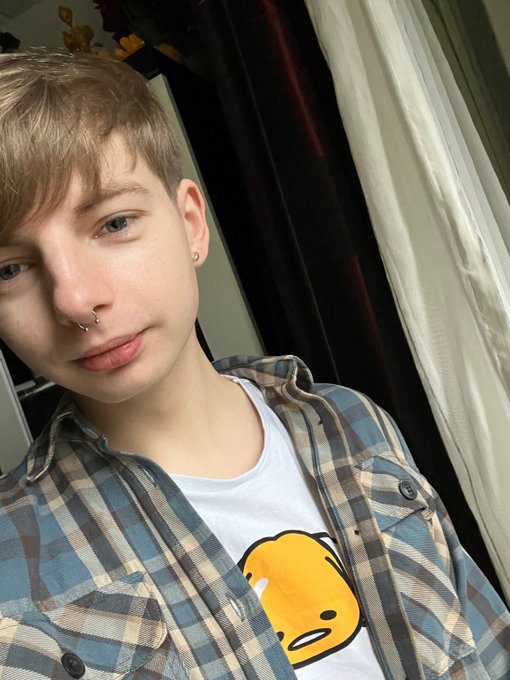 it do be my birthday! 🥰 https://t.co/AUzYRKmSIJ