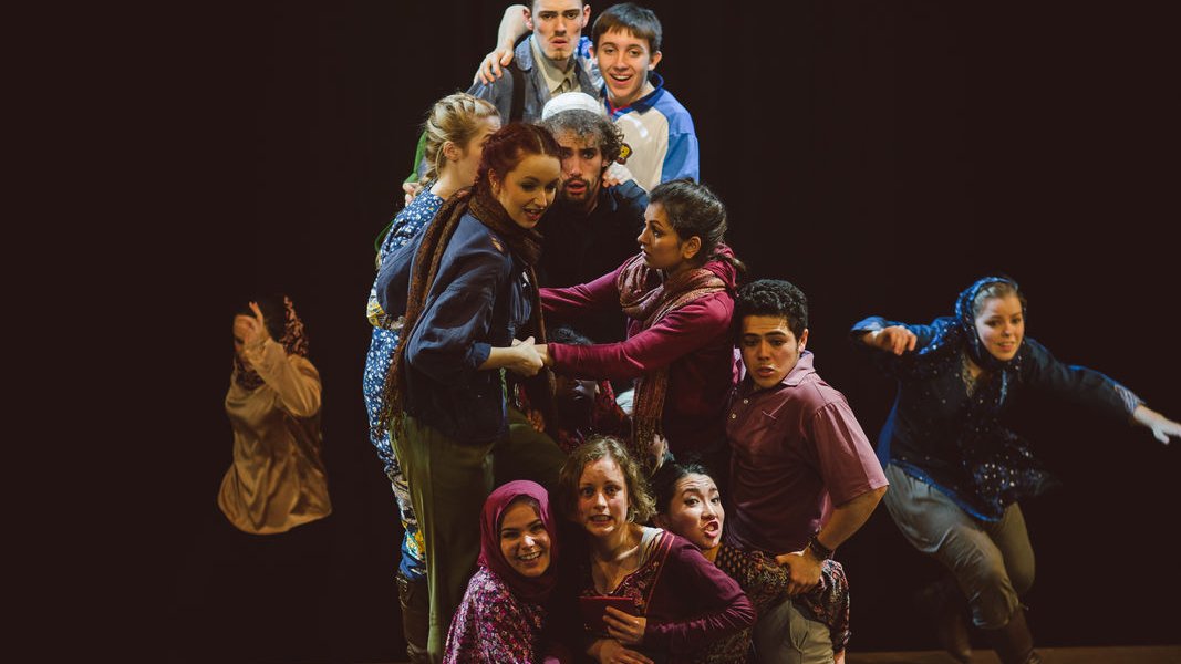 LAUNCH EVENT for <a href="/GlobalTheatreSE/">Global Theatre Pioneers SE</a>, Monday 6th December, 3:30pm online with panellists from <a href="/LiFTS_at_Essex/">LiFTS_at_Essex</a> <a href="/EssexSocSci/">Essex Social Science</a> &amp; guests from <a href="/MigrantsTheatre/">Migrants in Theatre</a> &amp; <a href="/CasarottoRamsay/">Casarotto Ramsay</a>.   
"How to support First-Generation Migrant Theatre-Makers." 
Sign up info here essex.ac.uk/research-proje…🌐🎭😀