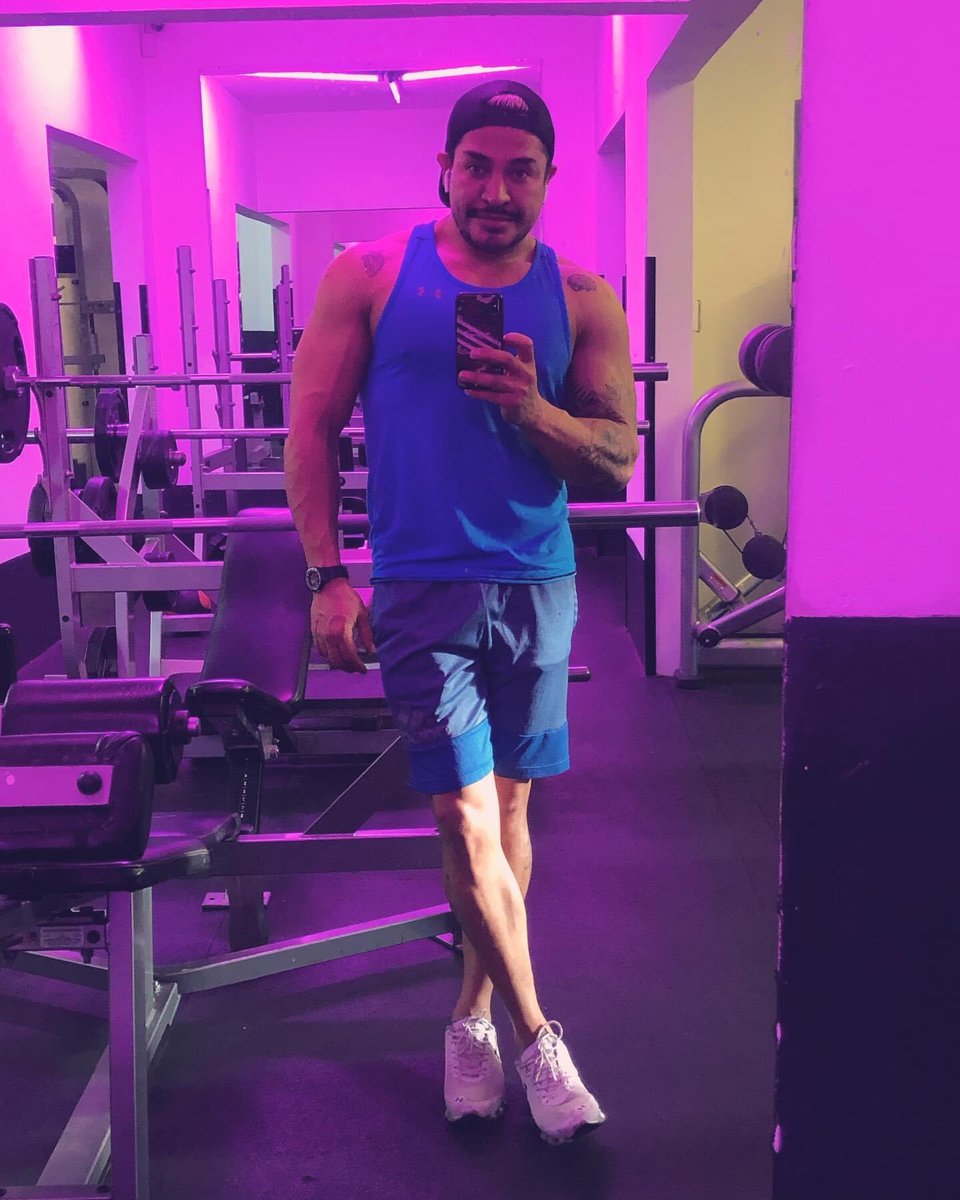 JuRoMaRo's tweet photo. Que nunca falte el minuto para la foto!! #sinfotonocuenta
🐷💦💦💦
#gym
#soy502
#chapinesporelmundo
#chapin
#cdmx
#mexico
#livfit
#entrenos
#gymmotivation https://t.co/Y3ra7wdMaO