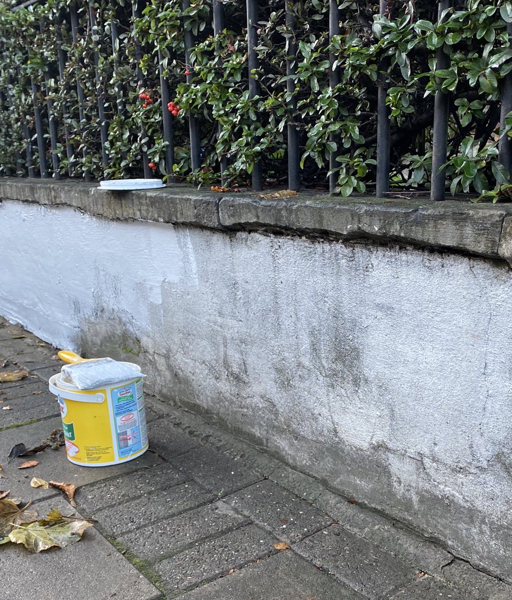 Multi_linguals's tweet image. I decided to #PaintAWall @UCU @EastLondonUCU @KCL_UCU #SmallActsOfResistance