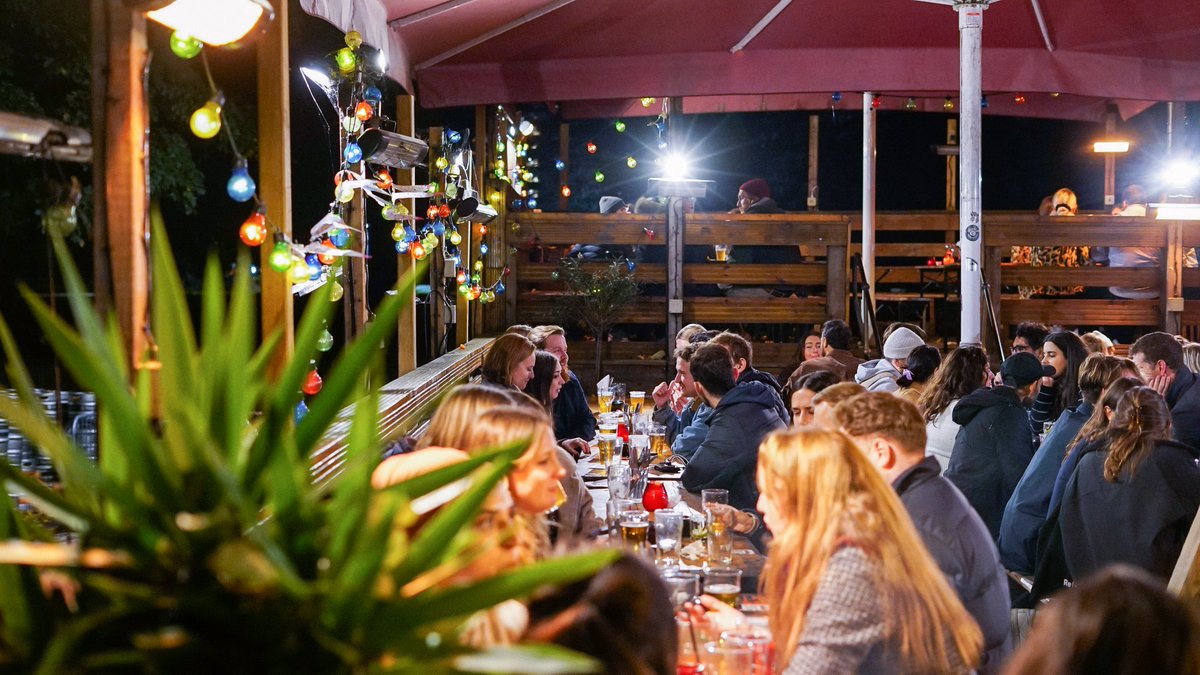 December pub nights... 💫