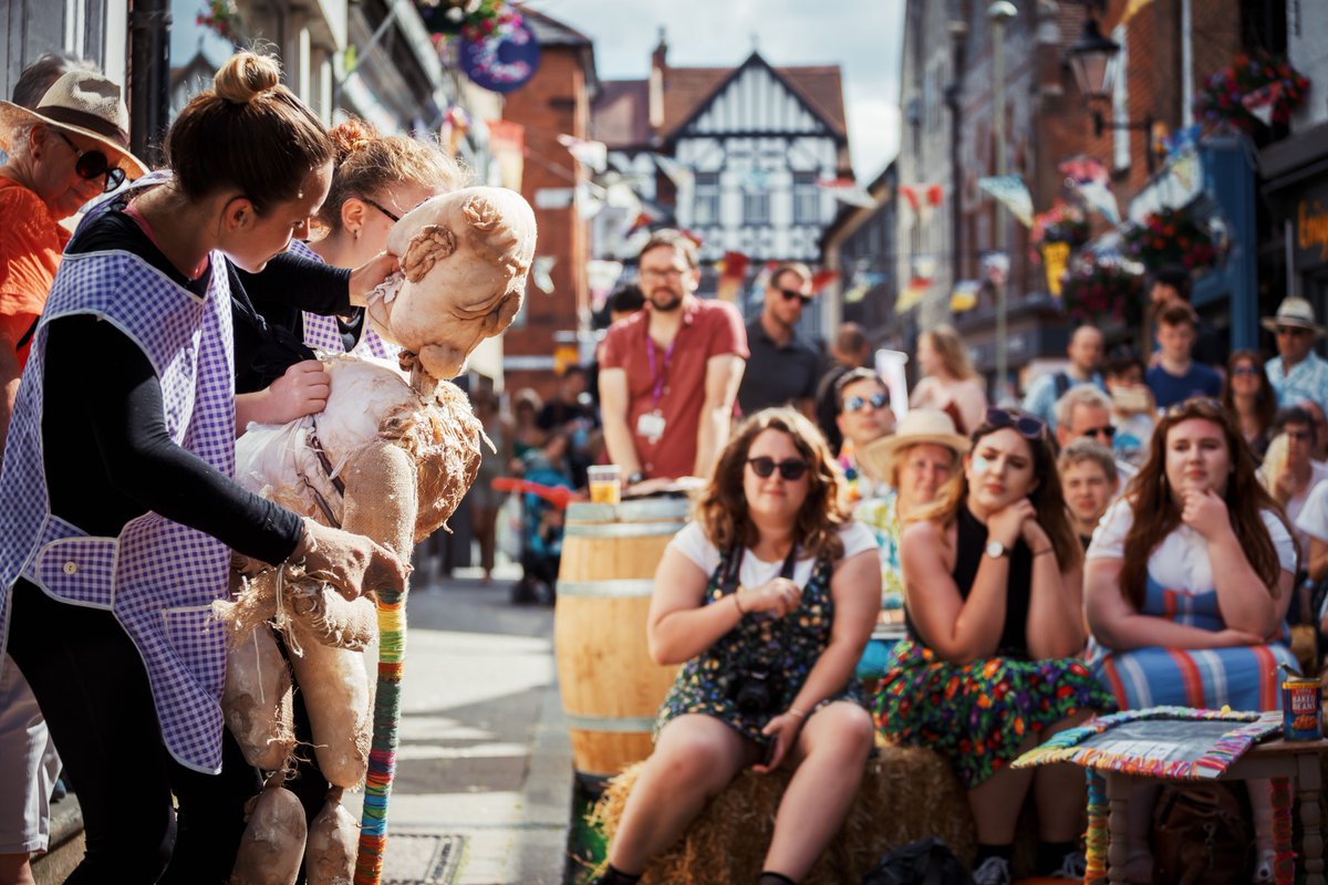 PlaymakersWinch's tweet photo. Top Hat is back!

Are you currently a student studying at University of Winchester or a recent graduate? Maybe you know someone who is!?

We're looking for emerging artists to perform in our Top Hat Competition at Hat Fair 2022!

https://t.co/iNhH1AD9SM

#OutdoorArts https://t.co/PhZFcs2vtT