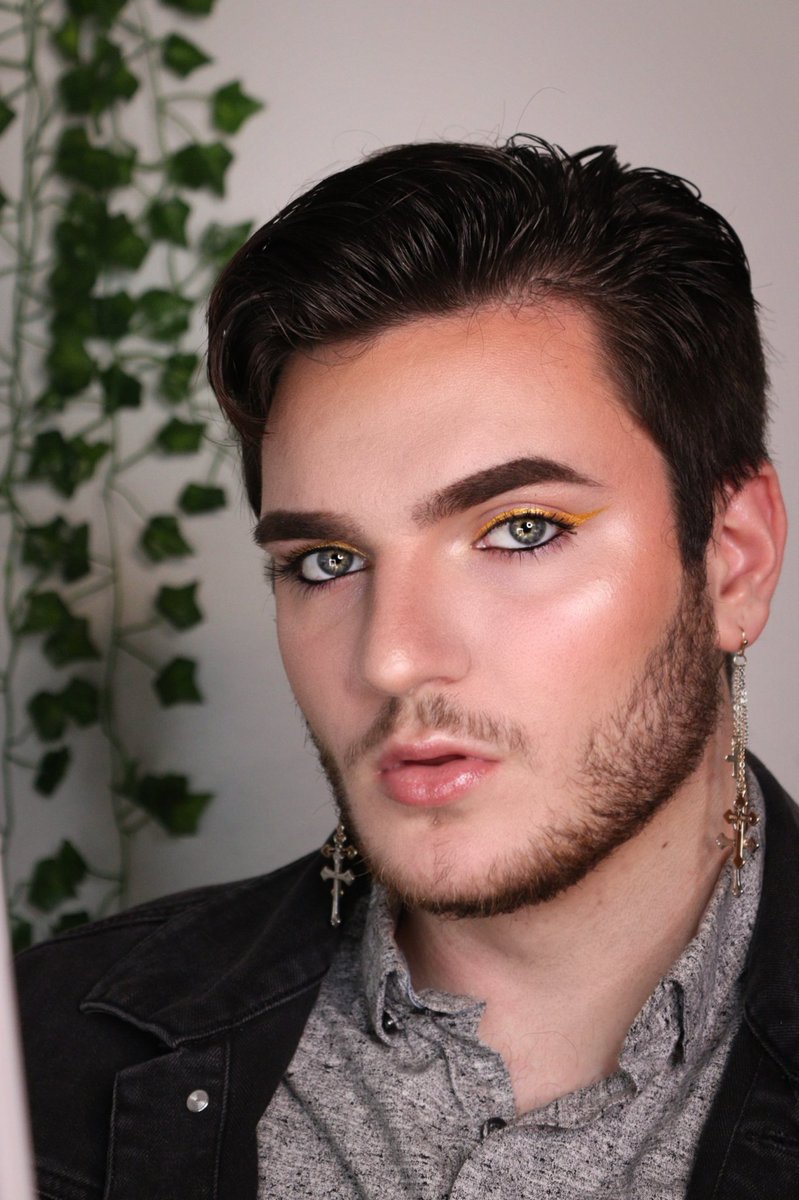 @suvabeauty Hydraliner in Gold Digger
<a href="/LunarBeauty/">Lunar Beauty</a> Outer Dimension palette