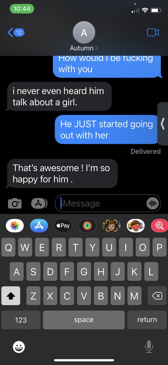 I just tricked my aunt into thinking this picture of Luke Hemmings and his fiancé was my brother and his new gf