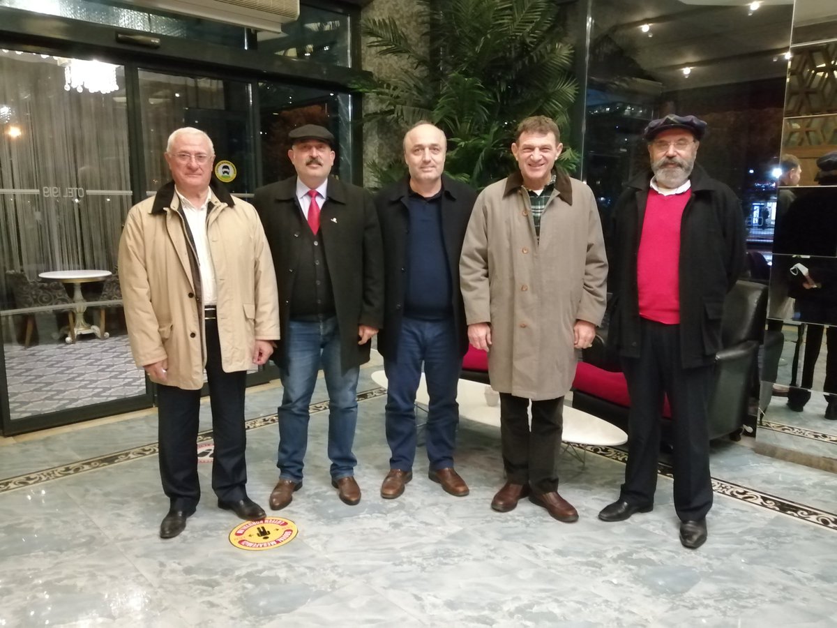 fmkoroglu's tweet photo. ADD Samsun Şube Başkanımız Dr.Işık Özkefeli'nin yarın (Perşembe) Samsun'da görülecek olan "Deniz Gezmiş" davasına destek olmak üzere;
Trabzon Düşünce ve Kültür Platformu'nu temsilen Başkan Av.Muammer Aydın ve Kurucularımızdan E.Amiral Türker Ertürk ile birlikte Samsun'dayız... https://t.co/E9m4muaIhV