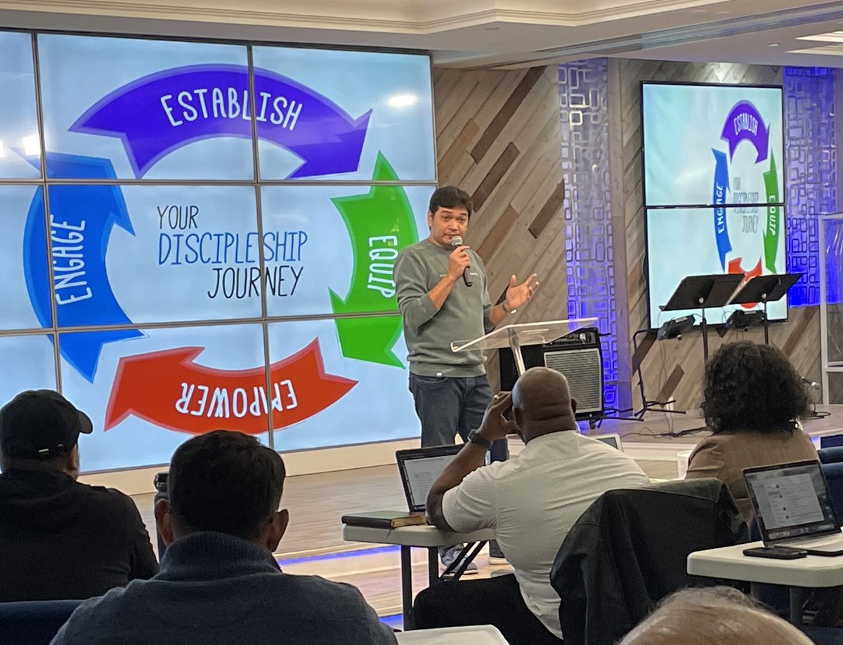 smurrell's tweet photo. Q: What is the #4EStrategy?
A: “Principles that produce a process that requires contextualization and consistency so ordinary people can make disciples in any context.”
— @caloyantonio explaining #RelationalDiscipleship at #Discipleship2021 conf in Lake Mary, FL https://t.co/GYUCMMLqxN