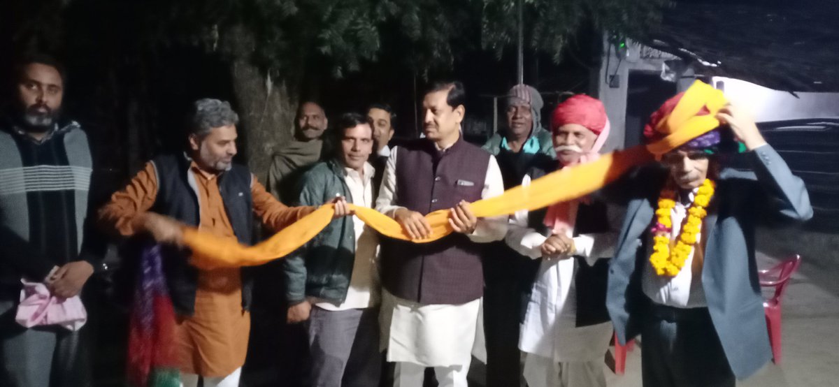 AjitSinghTonk's tweet photo. ग्राम छान में बीसलपुर विस्थापित कॉलोनी में श्री सत्यनारायण जी शर्मा के राजकीय सेवा से सेवानिवृत्ति के कार्यक्रम में शामिल हुआ !
#chhan
#Tonk
#rajasthan https://t.co/L7t75XUtdv