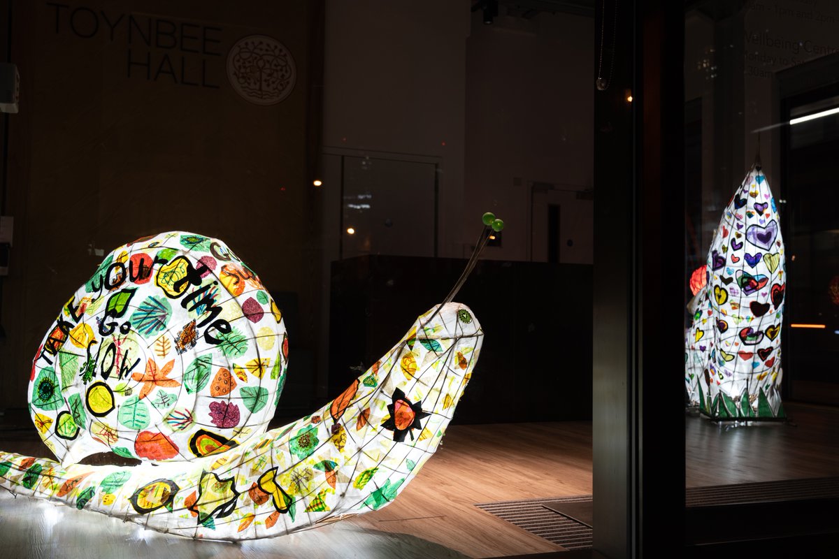 ladylanemarket's tweet photo. Join us this Friday for #AldgateinWinter Lantern Parade and Winter market! Experience a festive feast of food, music, performances and activities, plus enjoy Aldgate Lantern Parade as it weaves through the city streets led by Barbican’s Drum Works. https://t.co/l0m5y3DTDU https://t.co/tr405u4Fxz