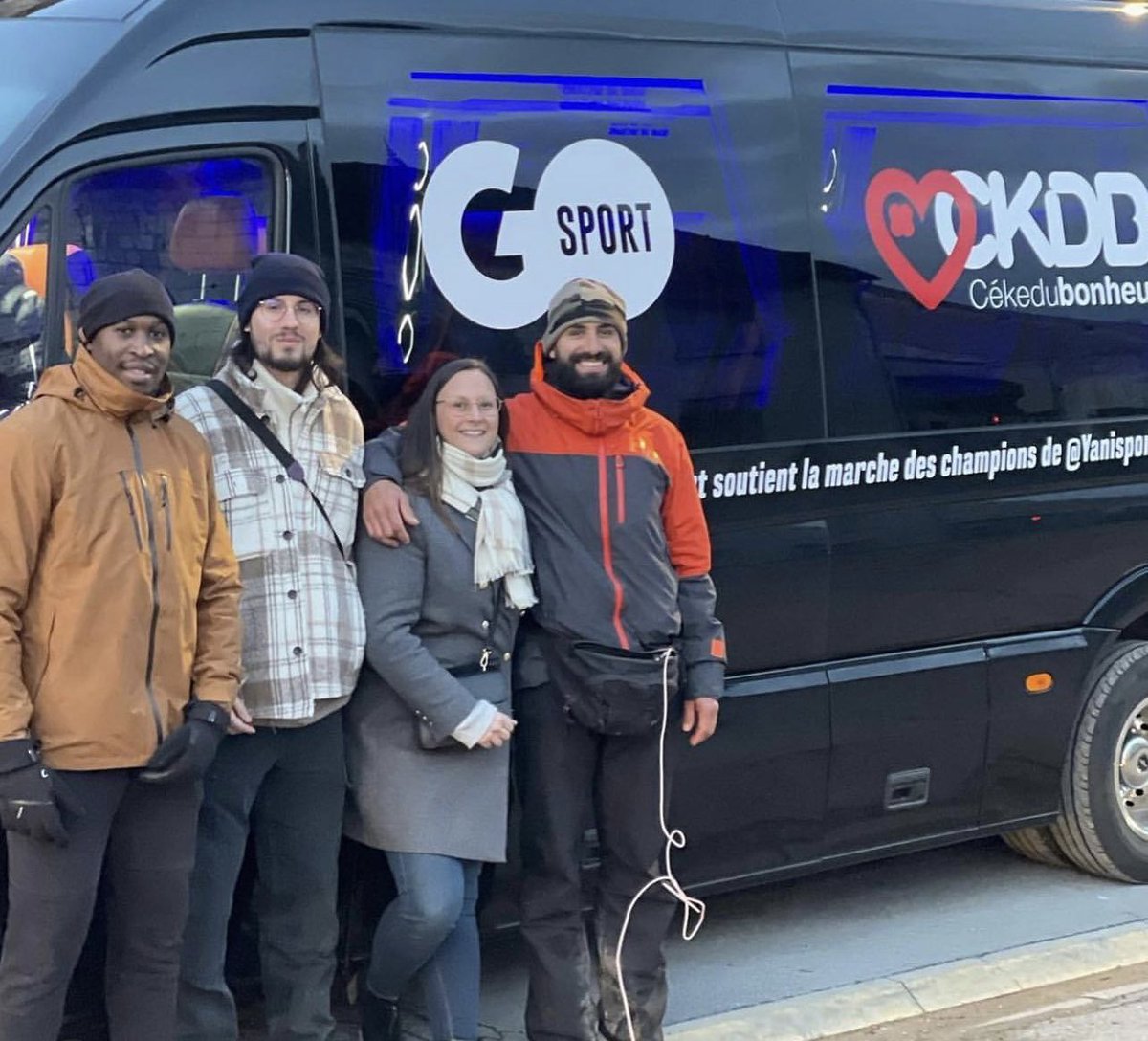 CEKEDUBONHEUR's tweet photo. La marche des champions de @yanisport_fr arrive bientôt à sa fin 😍
Quel parcours incroyable ! 
Tant de cadeaux récoltés pour les fêtes de Noël des enfants hospitalisés ❤️
#ckdb #cekdubonheur #marchedeschampions #yanisport https://t.co/KhJd3sVAHB