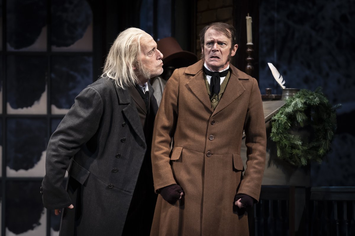 ChooseChicago's tweet photo. One can't-miss holiday tradition? A Christmas Carol, which is now in its 5th decade at @GoodmanTheatre! 🎁 Check the 10 hottest holiday shows in Chicago: https://t.co/JJh7fxVtDW

📸: Liz Lauren

#ChicagoCreativeSpirit #CaptureChicagoExcitement https://t.co/Asumik4nYU