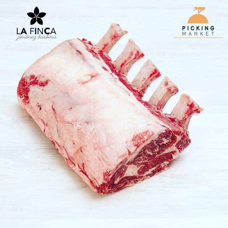 PickingMarket's tweet photo. ¿Quieres comenzar este mes incorporando novedades a tu carta? ¡¿Aún no conoces el #FrenchRack de @carnedelafinca!?  🔥🇫🇷

¡Es un corte de #carne muy característico de la Alta Cocina Francesa, muy jugoso y visualmente impresionante al presentar el hueso limpio! 🥩👨‍🍳🔝

#vacuno https://t.co/dIqw8I6CP3