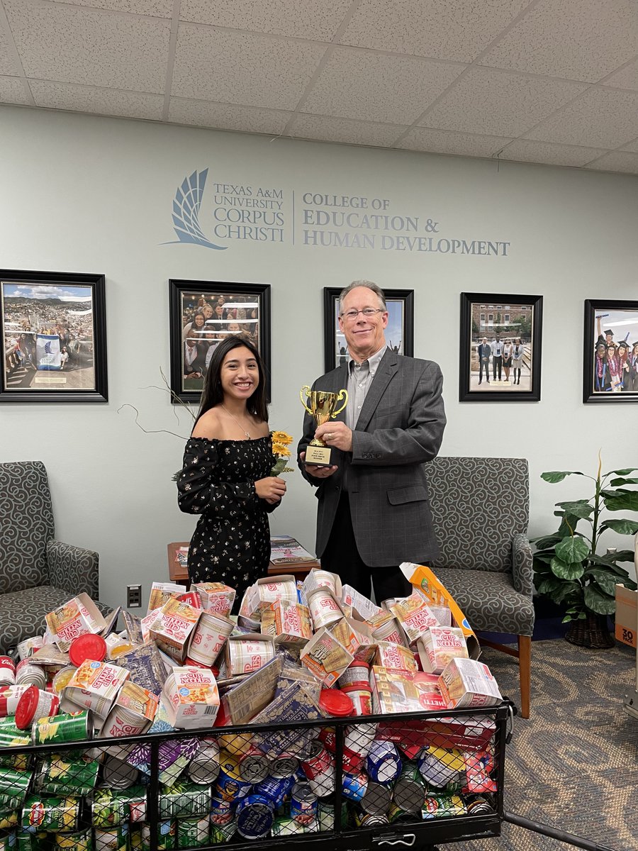 TAMUCC_SGA's tweet photo. Hey Islanders! SGA would like to thank everyone who participated in our FYC Fall Food Drive for Izzy's Food Pantry! We would like to congratulate the College of Education and Human Development for having the largest donation! Go Islanders! 🤙💚💙 https://t.co/r7ewB5t0VP
