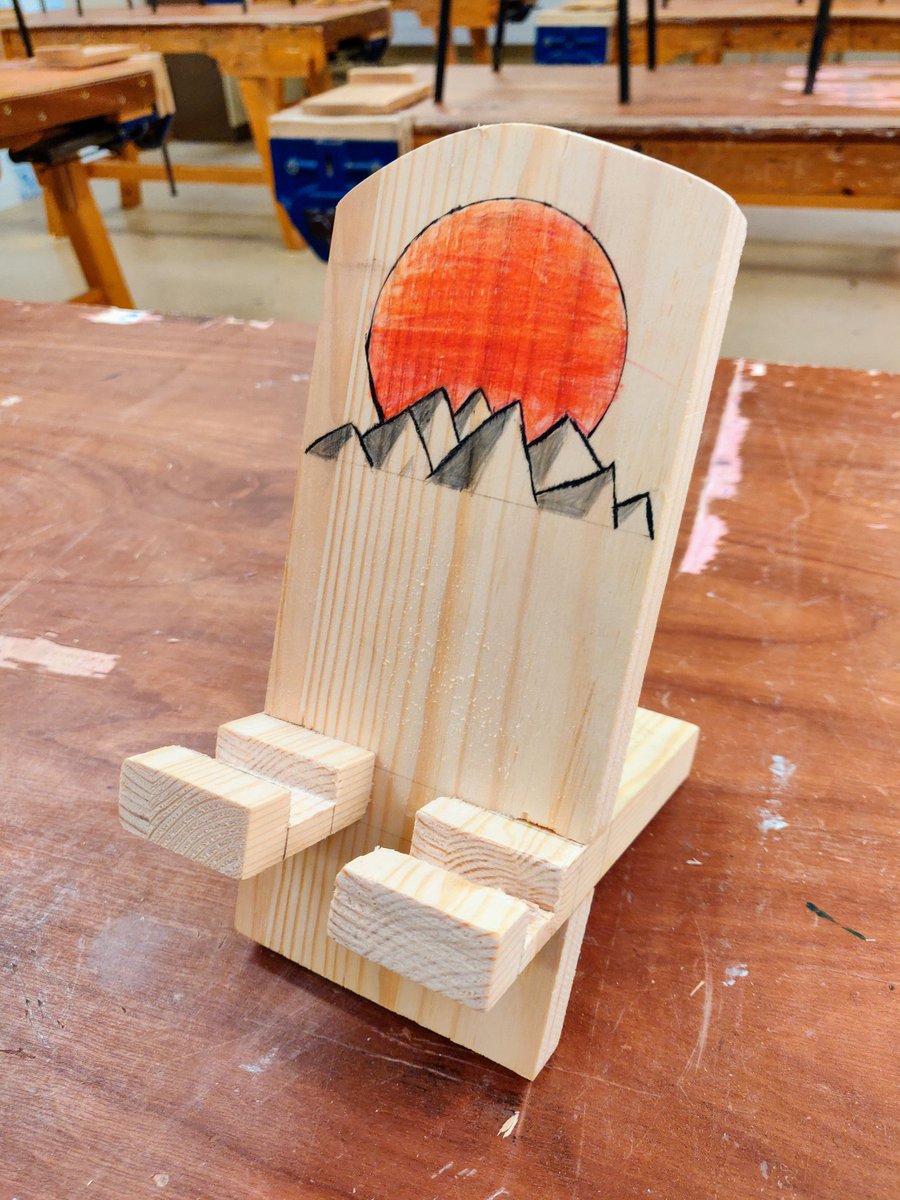 GWeir24's tweet photo. 1st year Wood Technology students wrapped up their phone holder projects today! Great variety of designs on display 🪚 @FingalCC https://t.co/6tbcH5ODLY