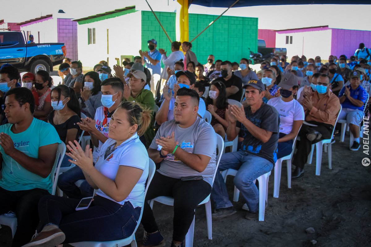 +Fotos| El Gobierno Sandinista, como forma de restitución de derechos a las familias nicaragüenses, este martes 30 de noviembre a través de la Alcaldía de #Managua.✊🔴⚫🏠

#DiciembreEnPazYVictorias
#1Diciembre
