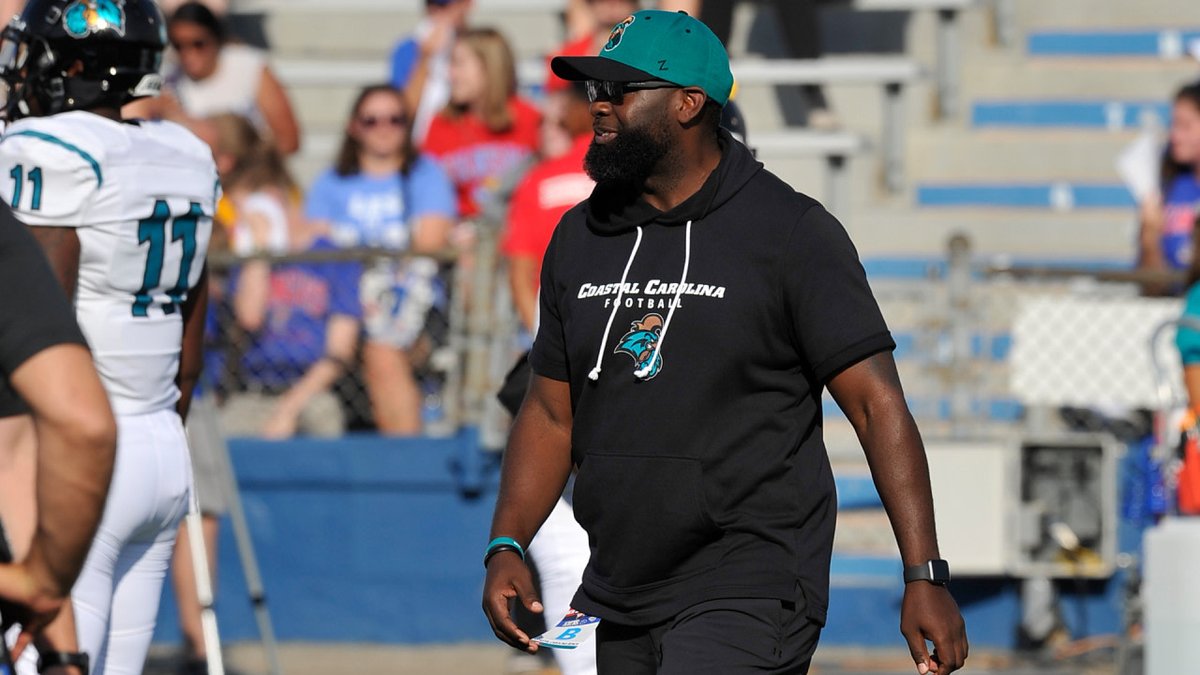 WeAreAFCA's tweet photo. Congratulations to the FBS Assistant Coach of the Year, Newland Isaac‼

@coachisaacFB
@CoastalFootball

Full release ➡ https://t.co/QY8HKOI6Dg https://t.co/4zYmpaZnPd