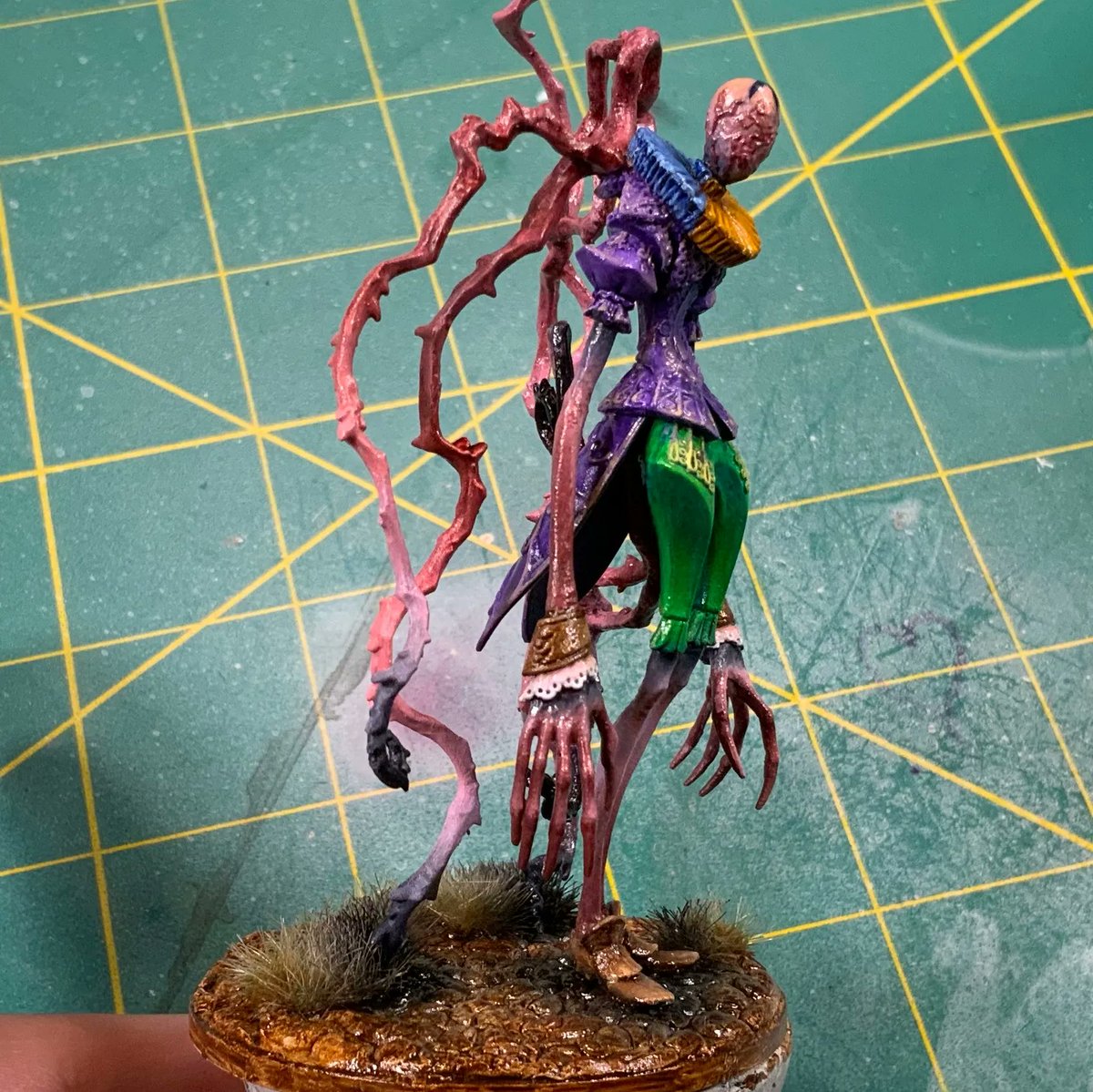 SteepTPainting's tweet photo. WIP on Slenderman from Kingdom Death: Monster!!β β β β β
#miniature #miniatures #kingdomdeath #kingdomdeathmonster #slenderman #horror #creepypasta #nightmare #cryptids #tentacles #wip #tabletopgames #tabletopstrategy #miniaturepainting #oils #oilpainting #Folklore https://t.co/TculzlwBxi