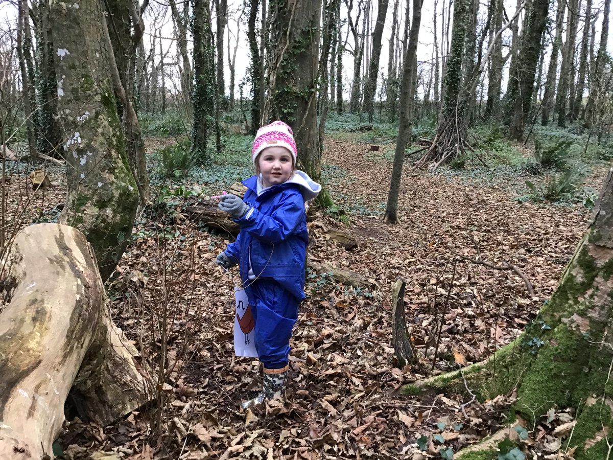 MiniExplorersPD's tweet photo. The magic of Christmas was definitely in the air at #ForestSchool today #RobinGoch 🐦Lots of fun searching for the 🎄Robin. We used fine motor skills to twist special fluffy🪱 on to the branches & we gathered natural items to make a nest #EthicalInformed
#EnterprisingAndCreative https://t.co/aqmKh9aSfD
