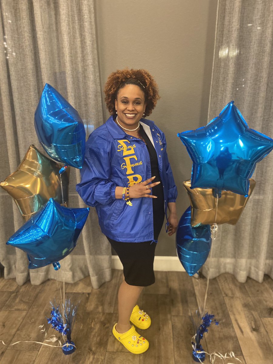 _jazmynmonet's tweet image. They finally set me free 💙💛 #Legacy #eeyip 🐩