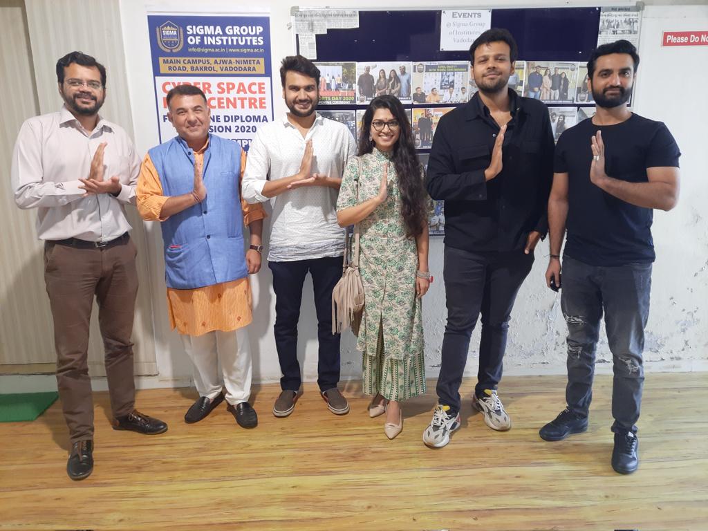 sigmauniindia's tweet photo. The Gujarati Movie Dramebaaj team visited Sigma Group Of Institutes today as a part of the movie promotion interacted with #BigSigma family.
#dramebaajteam #dramebaaj
#gujaratimovie #dramebaajthemovie  #SigmaGroupOfInstitutes #SigmaGroupOfSchoolsAndColleges #HaveShema #HaveSigma https://t.co/lOJHp53tlO