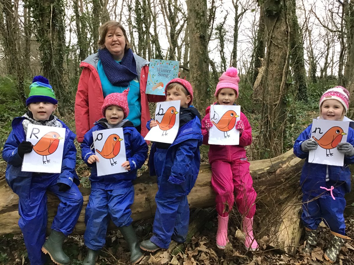 MiniExplorersPD's tweet photo. The magic of Christmas was definitely in the air at #ForestSchool today #RobinGoch 🐦Lots of fun searching for the 🎄Robin. We used fine motor skills to twist special fluffy🪱 on to the branches & we gathered natural items to make a nest #EthicalInformed
#EnterprisingAndCreative https://t.co/aqmKh9aSfD