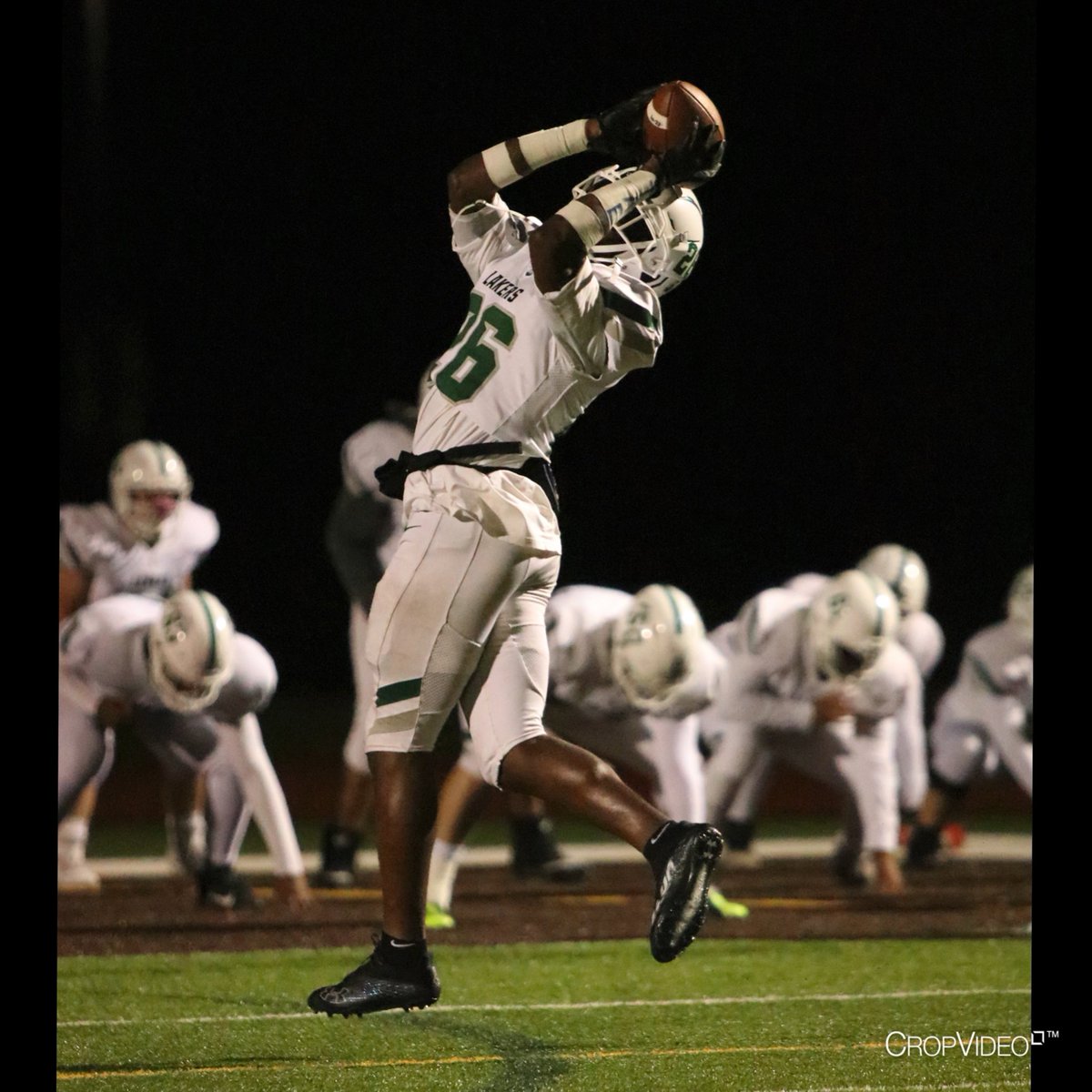 _TravisBarnes5's tweet photo. Senior Szn Was a good one Check me out ⚓️ https://t.co/Ao1gIVUnph https://t.co/IjMi9YGfdz