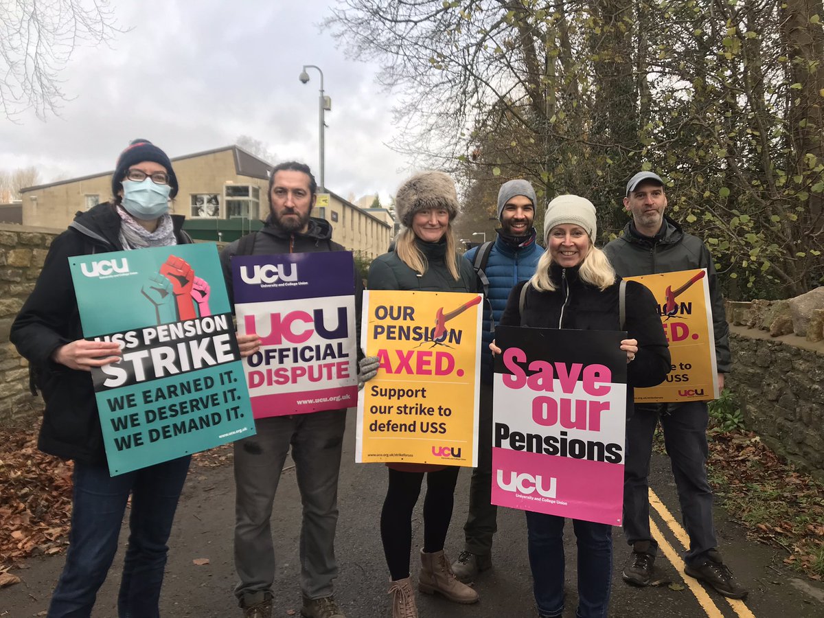 Day 1 of a 3 Day strike against pension cuts ✊🏼✊🏼✊🏼<a href="/UCUBath/">University of Bath UCU</a>. Great turn out from Department of Education!! #UCUstrike
