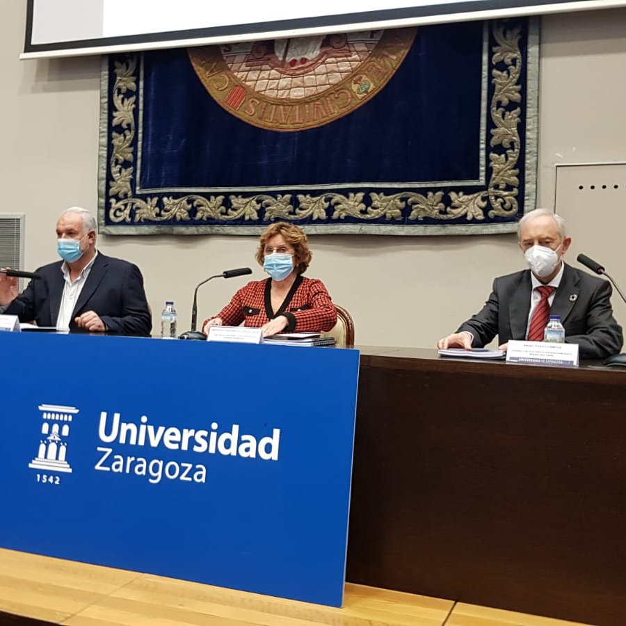 GobAragon's tweet photo. "La @cmonegros siempre ha sido pionera y con este proyecto sigue en vanguardia", @marivibroto en la clausura del Proyecto Interreg Poctefa "Se Canto", que demuestra la necesidad de dar más protagonismo a los jóvenes y a los vulnerables para avanzar en un cambio social y económico https://t.co/X2jdjTIZiK