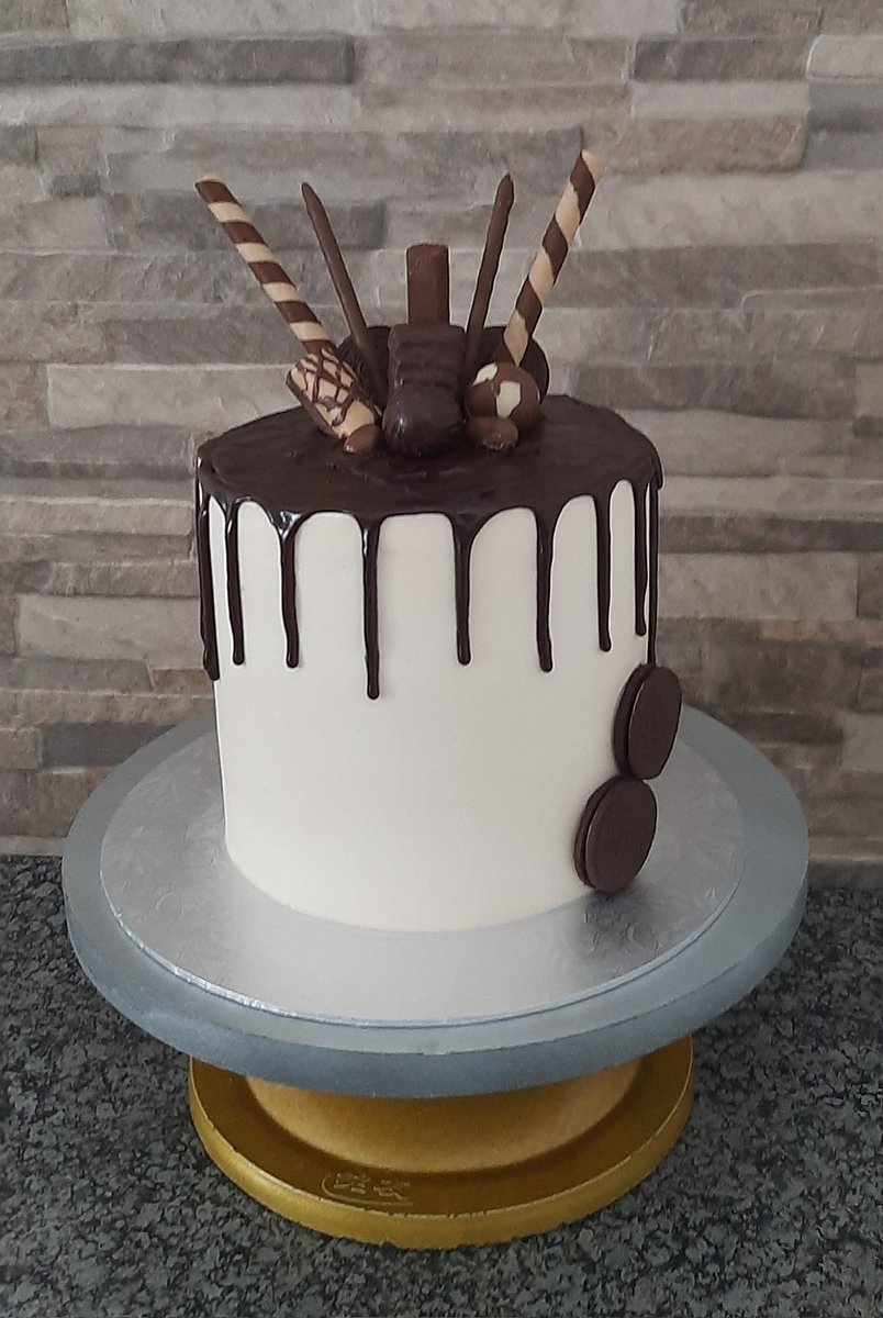 Busisiw02081876's tweet photo. In action
#cakedecoratingclass
📍Wespark, Pretoria west https://t.co/iBurq0PHDP