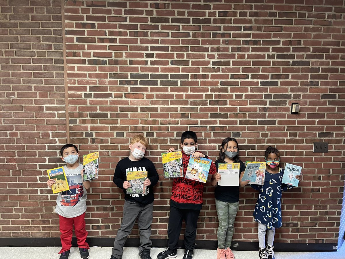 nnagle118's tweet photo. Thank you @UGI_Utilities for your continued RIF partnership. These first graders were all smiles as they took the pledge to read extra minutes! https://t.co/TLMKx55Ga0