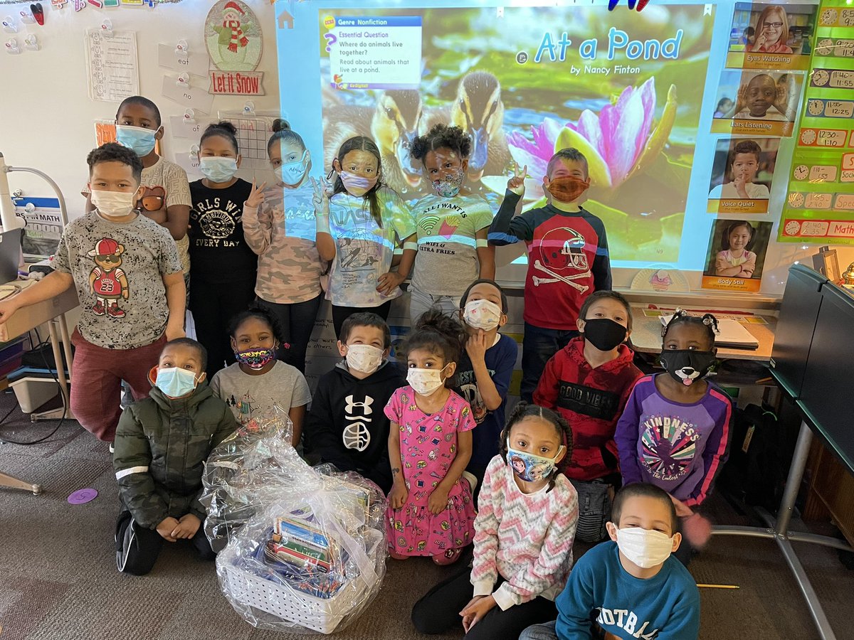 nnagle118's tweet photo. Thank you @UGI_Utilities for your continued RIF partnership. These first graders were all smiles as they took the pledge to read extra minutes! https://t.co/TLMKx55Ga0