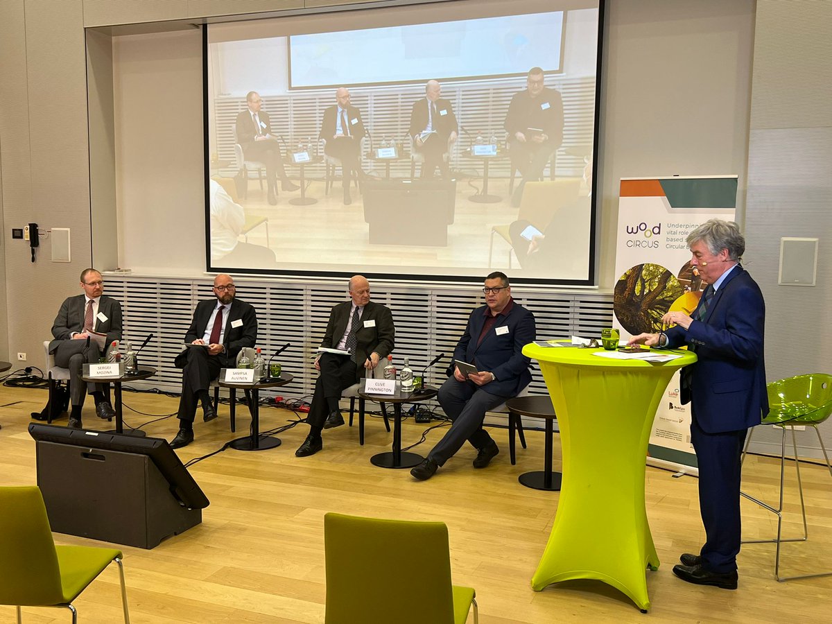 <a href="/Baskegur/">Baskegur</a> tiene hoy una importante cita en #Bruselas junto al resto de asociados de <a href="/WoodCircusEU/">WoodCircus</a>. Presentamos el #withepaper del sector forestal-madera de la UE con propuestas dirigidas a las administraciones comunitarias para que impulsen la #bioeconomía forestal circular.