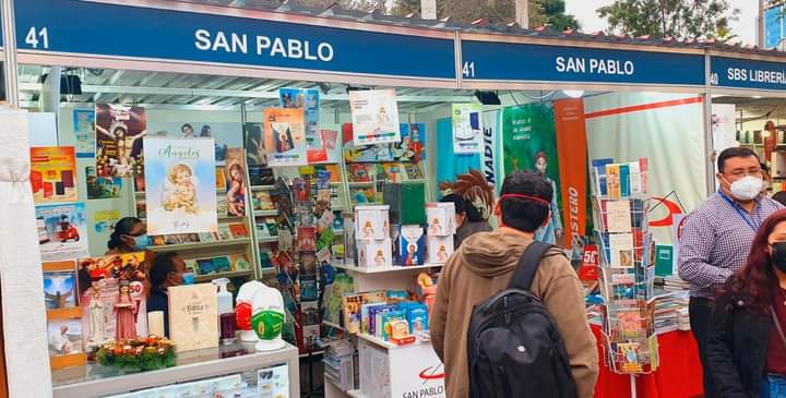 sanpablope's tweet photo. #ÚltimoDía
#SANPABLO los espera en la Feria del Libro del #Bicentenario 🇵🇪📖✒
Te esperamos en el #Stand41, no te pierdas los descuentos del 20%, 30% y hasta 50%
🕚11:00 am a 09:00 pm #IngresoLibre
📍 Parque Kennedy, Miraflores
#BicentenariodelosLibros https://t.co/J98g4NqdmC
