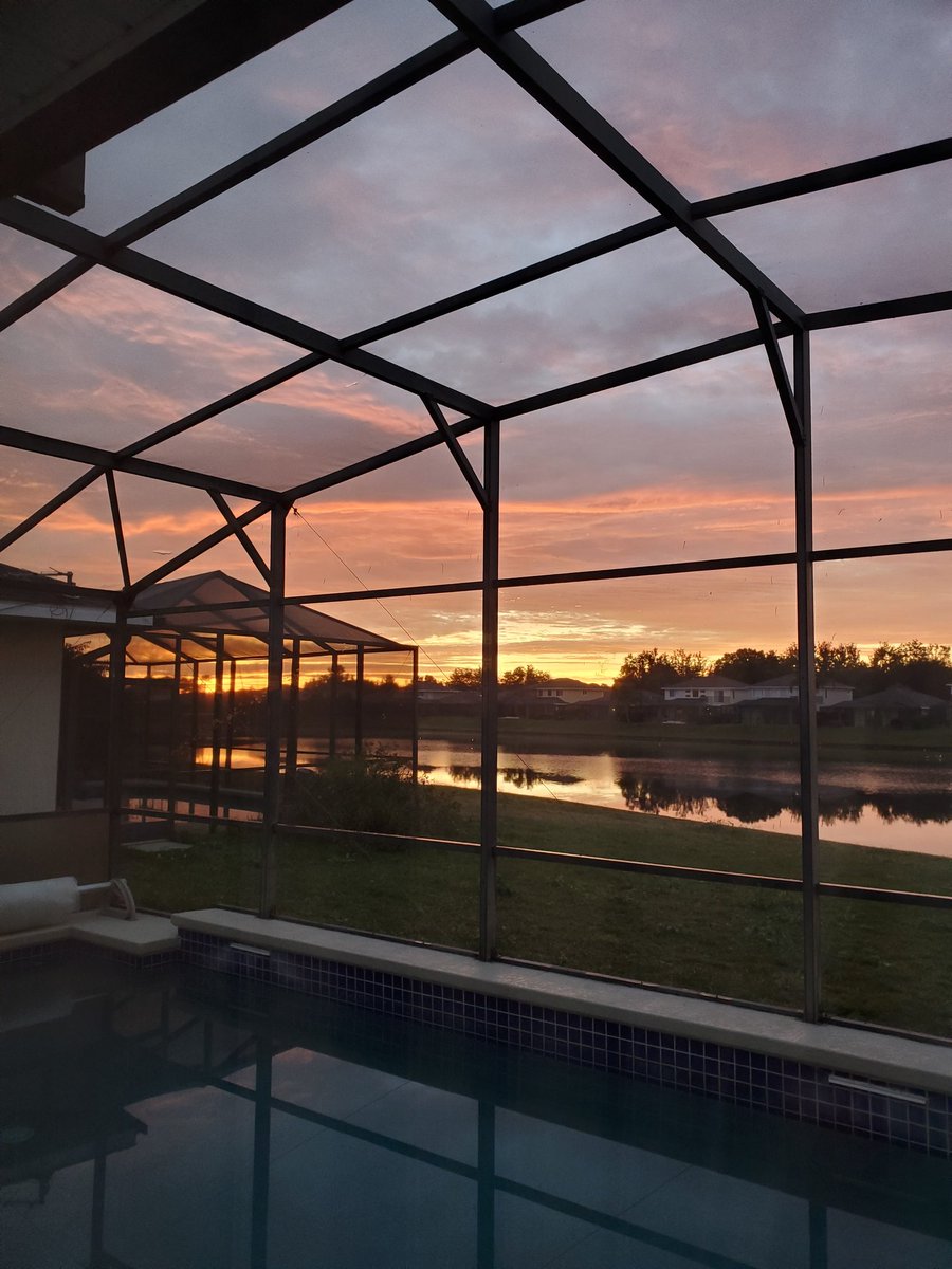 PVPhouse's tweet photo. It may be named Sunset Lakes but our sunrise is just as amazing as our sunsets. (No Filter).
#SunsetLakes #kissimmee #Orlando #Florida #WDW #waltdisneyworld50 #universalstudiosorlando #vrbo #airbnb #Sunrise #vacationhome
#vacationrental https://t.co/U1P20JMuJf