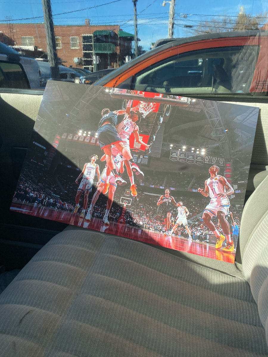 Khris_Smith's tweet photo. @HoustonRockets @alperennsengun got your poster to hang up! See you tonight! #Rockets 🧙🏻‍♂️🧙🏻‍♂️ https://t.co/wU1aJRoybg
