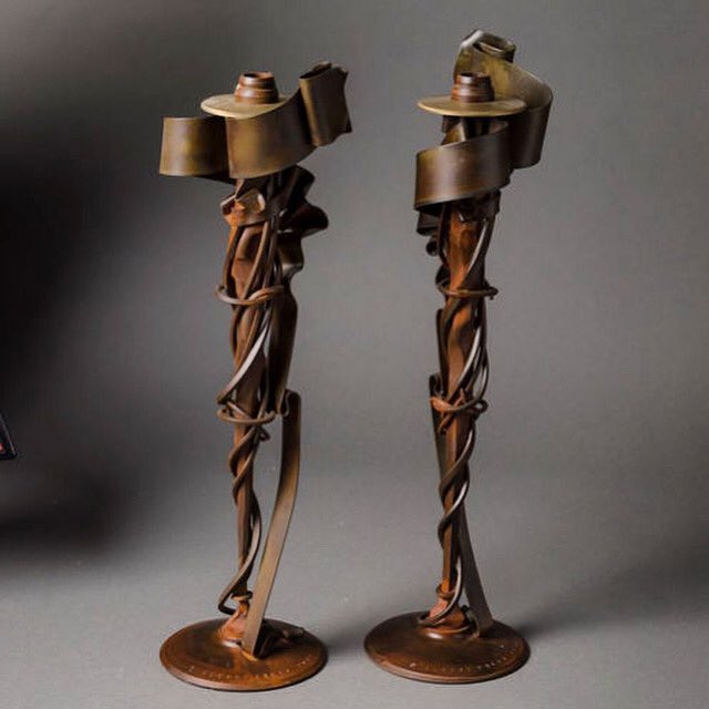 hieronymus_obj's tweet photo. It's candle-lighting season! 🕯🕯🕯

Millennium Candlesticks, 2002
Albert Paley
Brass, steel
21.25" x 7" x 5.75"

#hieronymusobjects #contemporaryart #candles #artcollector #akron https://t.co/ZehZVbgG2p