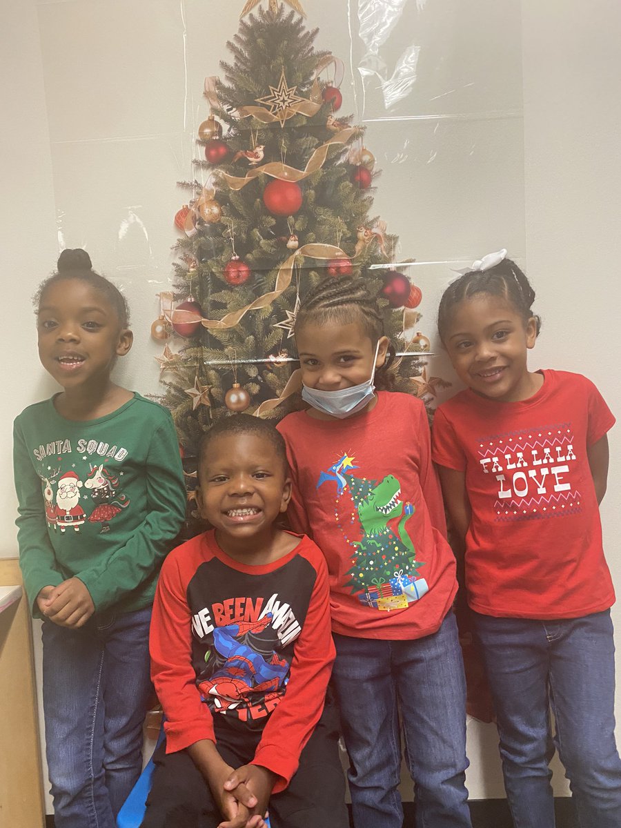 walterprek2's tweet photo. @HumbleISD_TE Kicking off our โDecember to Rememberโ with our favorite holiday shirts in Pre-K Room 400. Much fun!!! #Learningisajoyfuljourney #Beautifulchildren #FinallyDecember #Soblessed https://t.co/zRM9N2uvTR