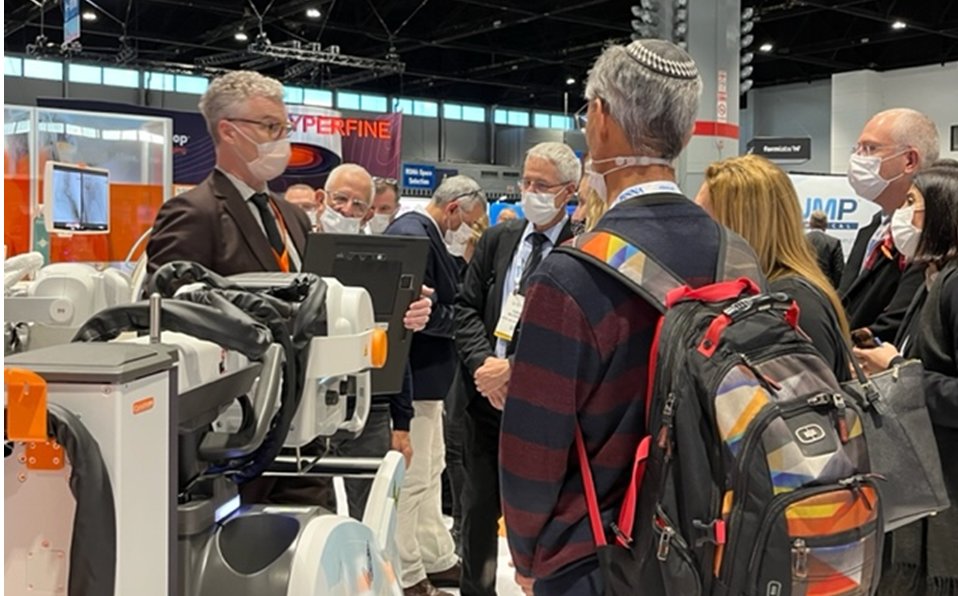 Carestream's tweet photo. Applications for #mobileimaging continue to grow - and so does the interest in Carestream's solutions. See all our #bedsideimaging solutions in the North Hall at #RSNA21. (DRX-Rise pending FDA 510(k) clearance.) https://t.co/6gYJF7KFo2