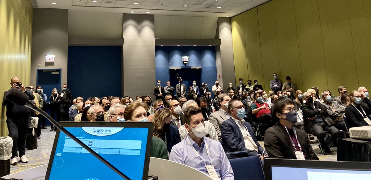 Standing room only for head and neck cases <a href="/RSNA/">RSNA</a>. Great lectures by <a href="/callyrobs/">Caroline Robson, MBChB</a> <a href="/cmtomblinson/">Courtney Tomblinson, MD</a> and <a href="/SalmanQureshiDr/">Salman Qureshi</a>!